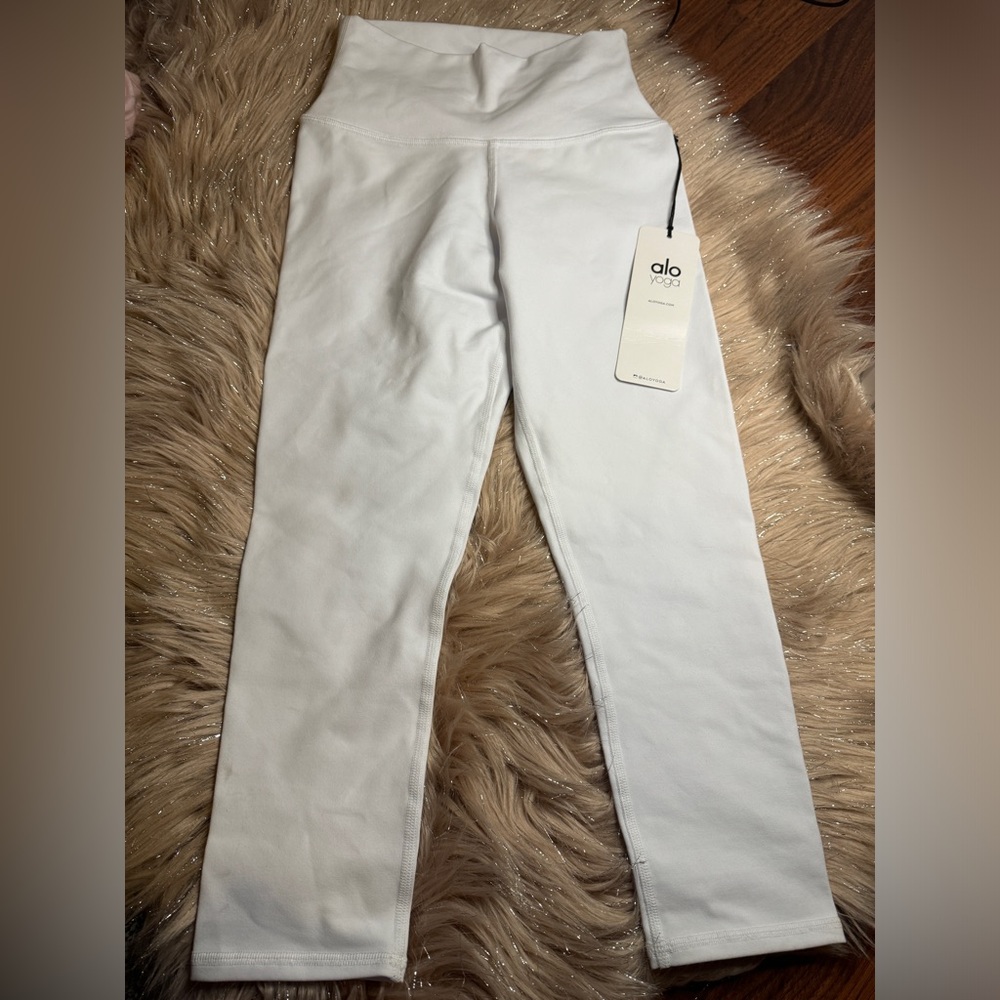 NWT ALO high-waist capri leggings